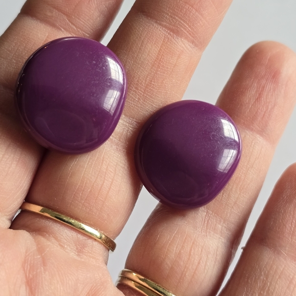 Vintage earrings clip on purple plastic cabochons retro - Picture 4 of 11